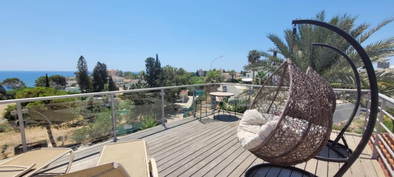 Villa Neyla Four Bedroom Coral Bay Beach Front 外观 照片