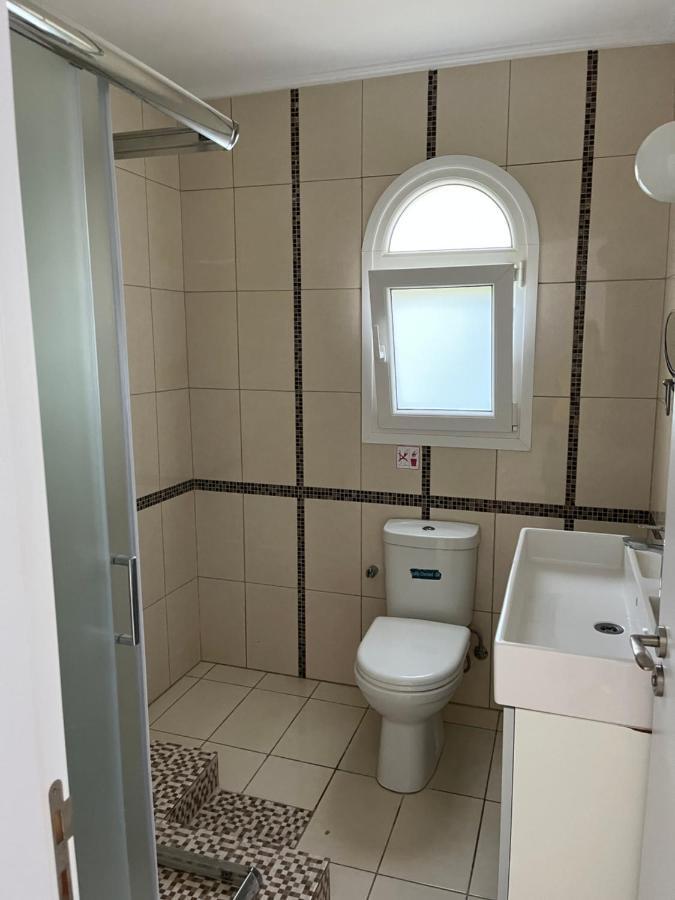 Villa Neyla Four Bedroom Coral Bay Beach Front 外观 照片