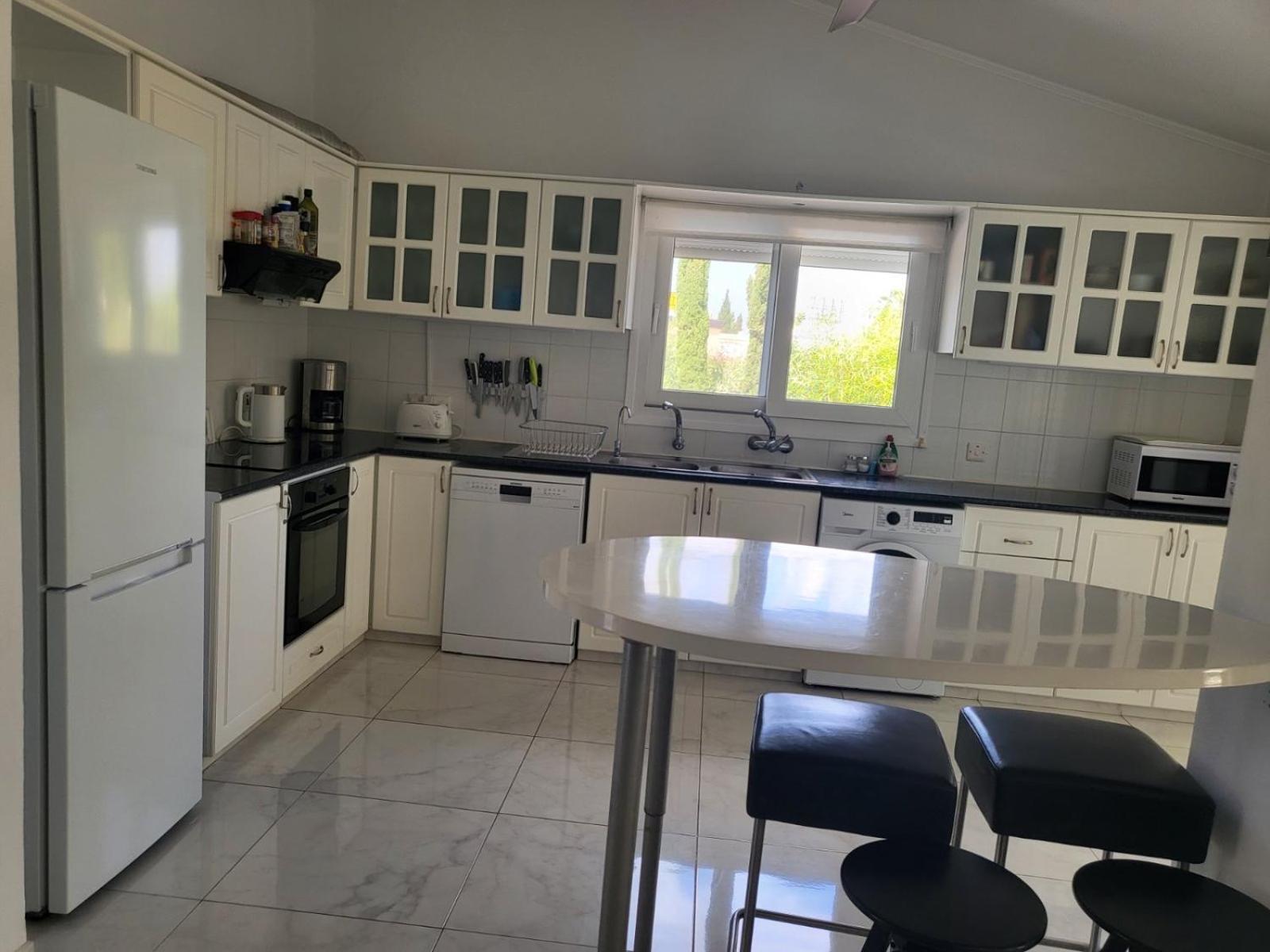 Villa Neyla Four Bedroom Coral Bay Beach Front 外观 照片