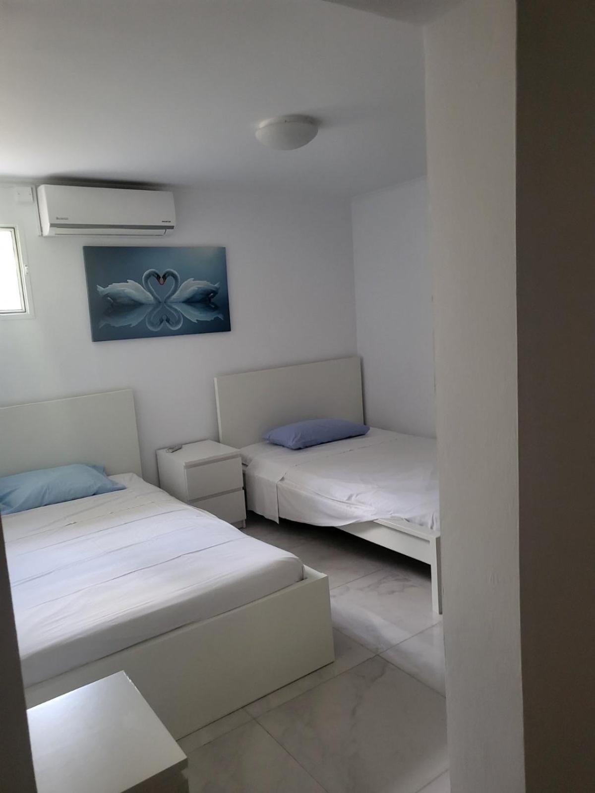 Villa Neyla Four Bedroom Coral Bay Beach Front 外观 照片