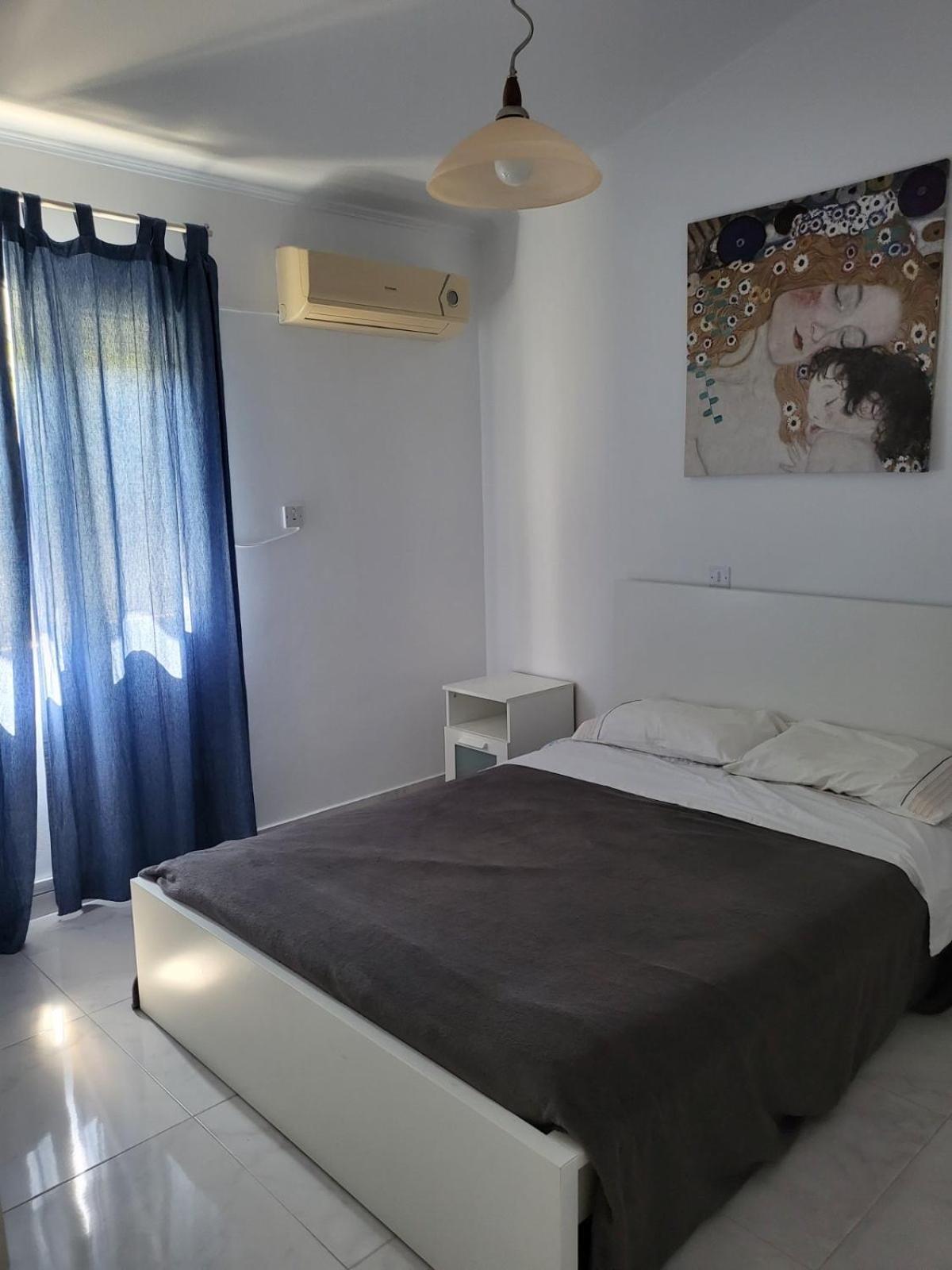 Villa Neyla Four Bedroom Coral Bay Beach Front 外观 照片